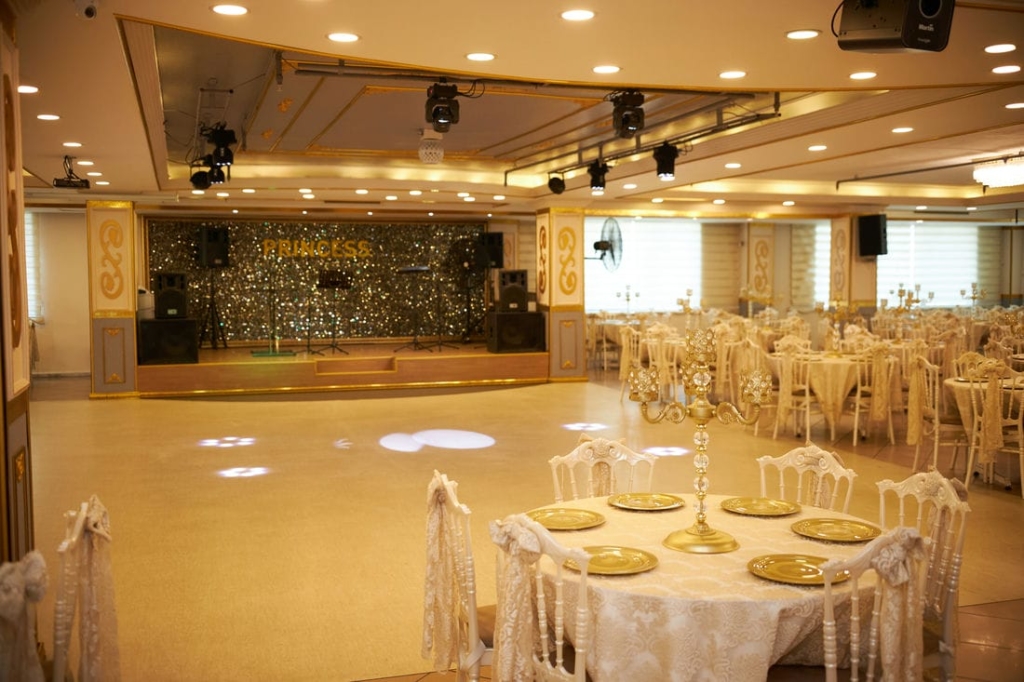 SALON PRINCESS - İki Kalp, Bir Aşk...